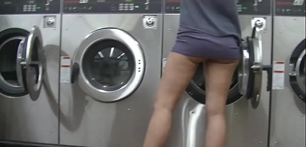 trendsHelena Price Public Laundry Upskirt Flashing Tease! Exhibitionist MILF Vs College Voyeur at the laundry! (Part1)